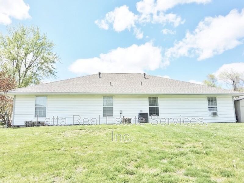 1033 Sw Ephraim Dr - Photo 2 of 12