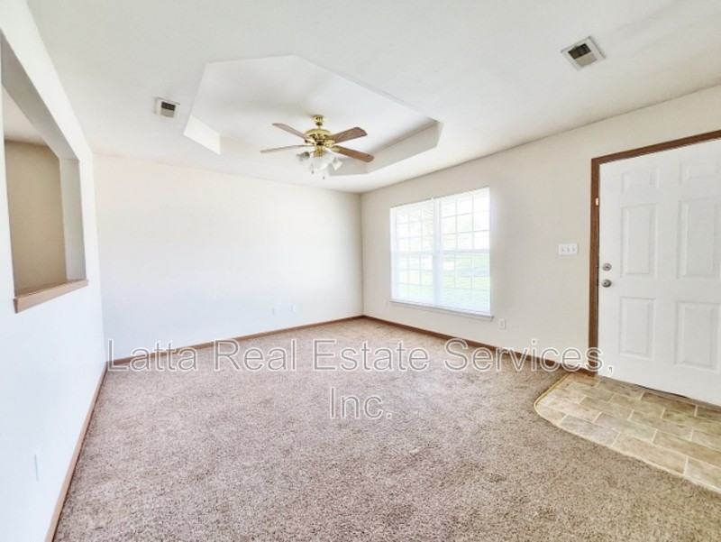 1033 Sw Ephraim Dr - Photo 5 of 12