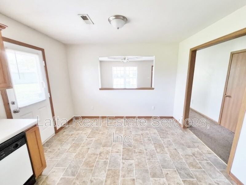 1033 Sw Ephraim Dr - Photo 6 of 12