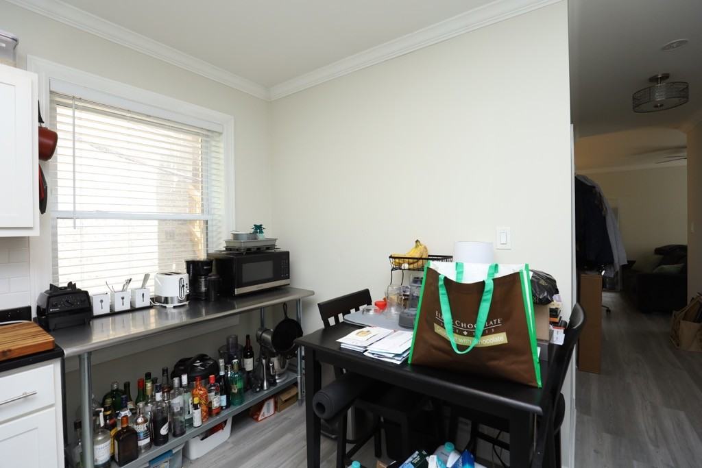 646 W Roscoe St #1N - Photo 4 of 20