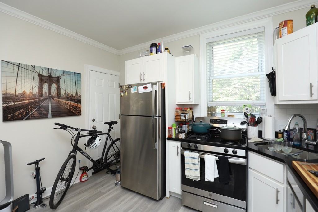 646 W Roscoe St #1N - Photo 6 of 20