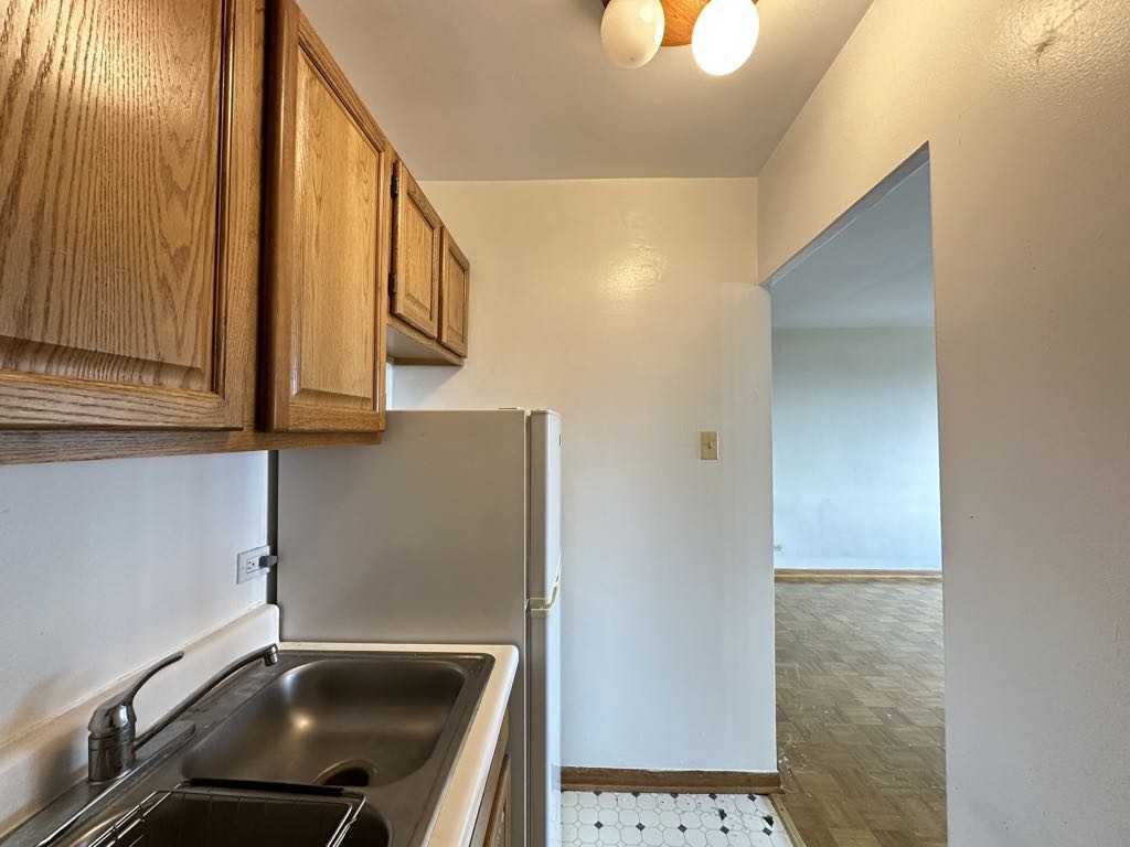 4180 N Marine Dr #908 - Photo 4 of 21