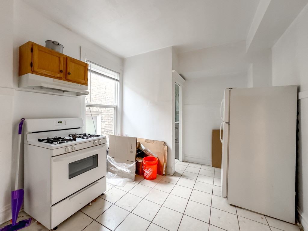 5000 N Sawyer Ave #2E - Photo 2 of 21