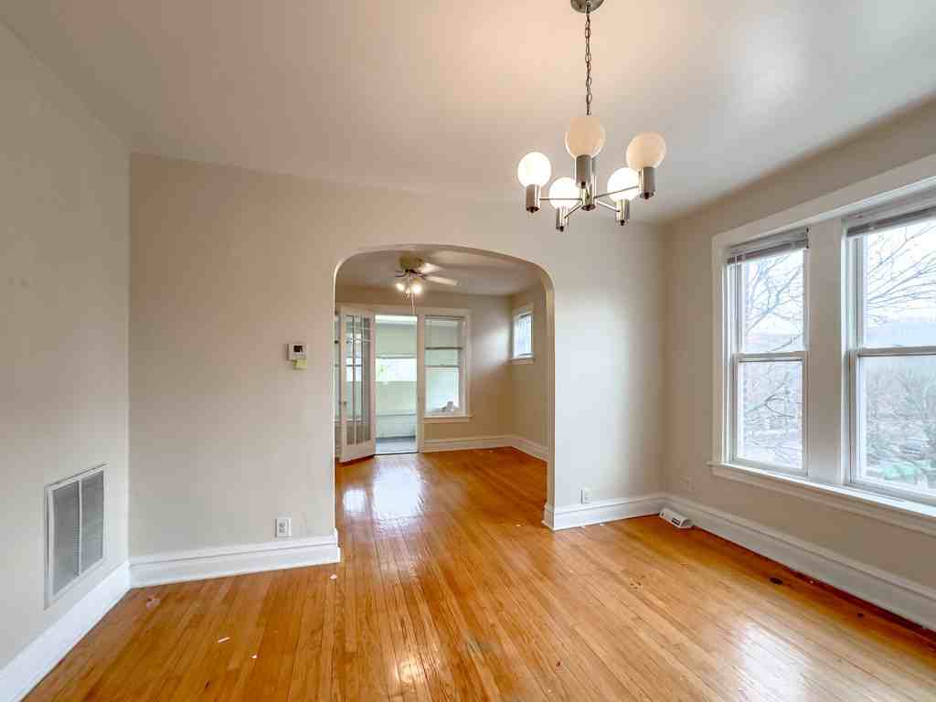 5000 N Sawyer Ave #2E - Photo 6 of 21