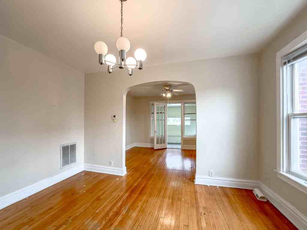 5000 N Sawyer Ave #2E - Photo 7 of 21