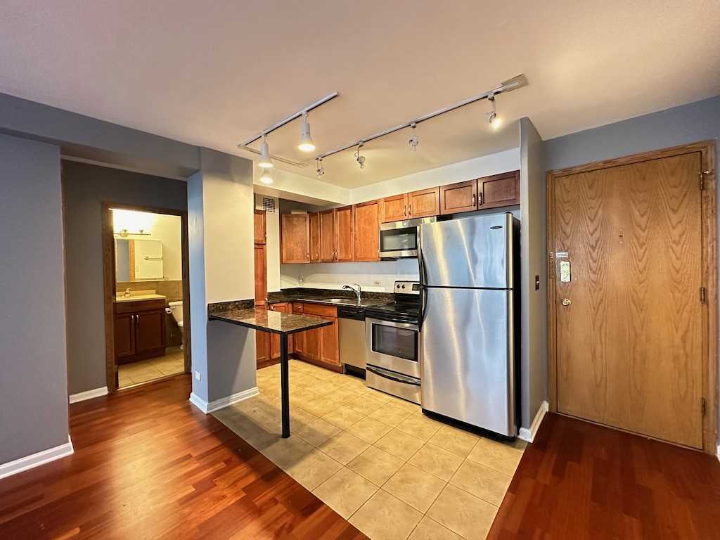 4180 N Marine Dr #1303 - Photo 2 of 21