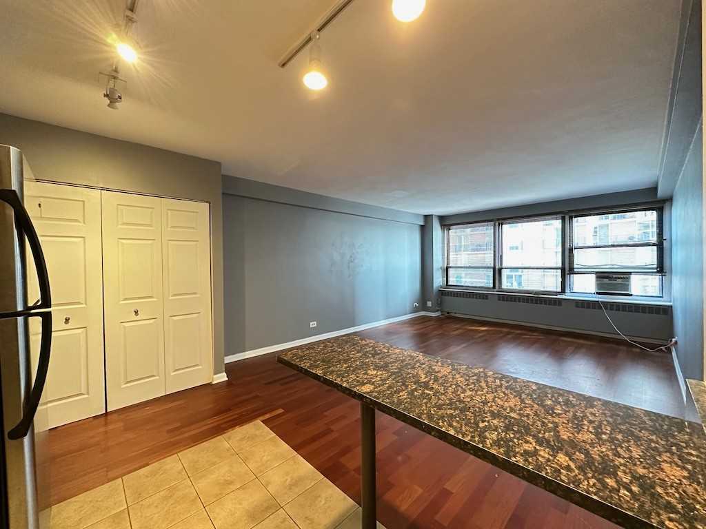 4180 N Marine Dr #1303 - Photo 6 of 21