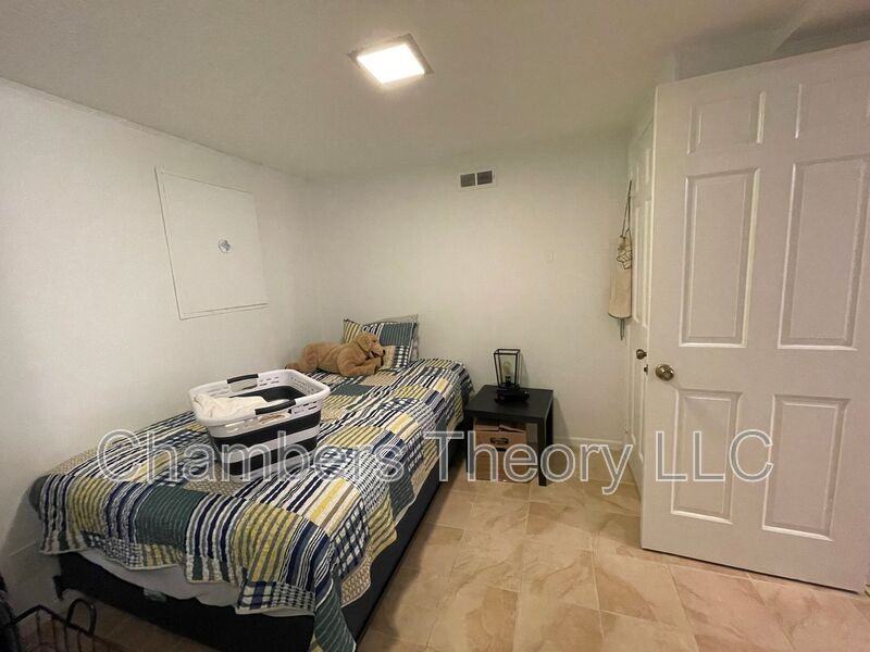 4618 36th St S #B - Photo 3 of 11