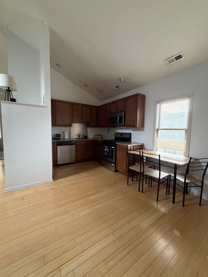 2442-2444 Tremont Avenue - Photo 3 of 7