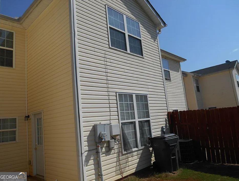 2306 Nicole Dr - Photo 2 of 7