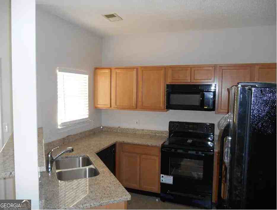 2306 Nicole Dr - Photo 3 of 7