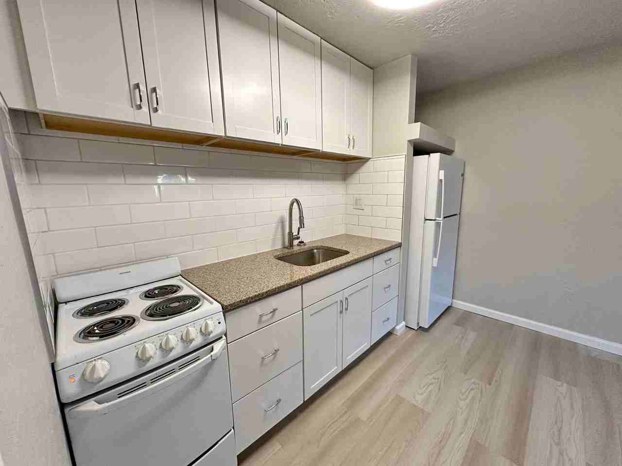 2104 Lead Ave Se #6 - Photo 5 of 13