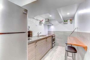 featured image of 394 Kane Ave #LOWER