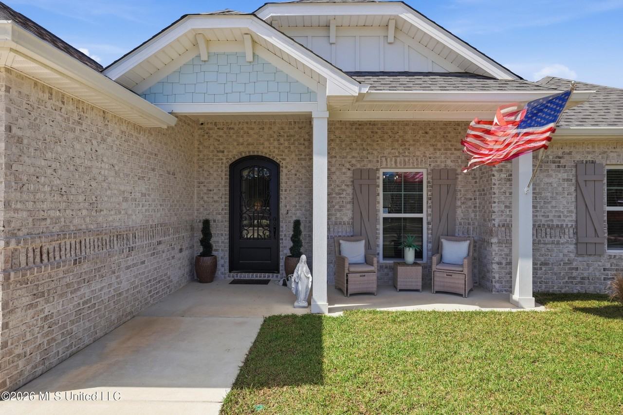 13601 Winterberry Dr - Photo 3 of 50