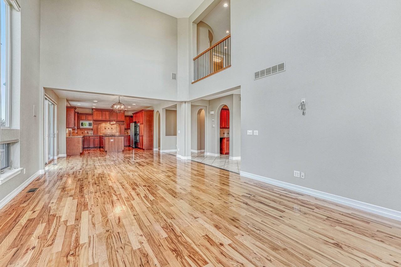 9611 Sunset Hill Dr - Photo 6 of 42