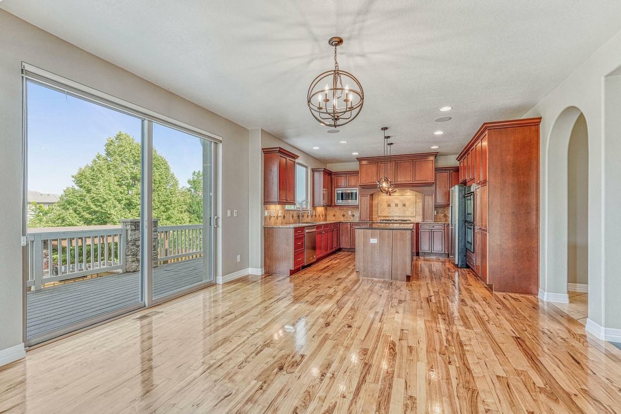 9611 Sunset Hill Dr - Photo 7 of 42