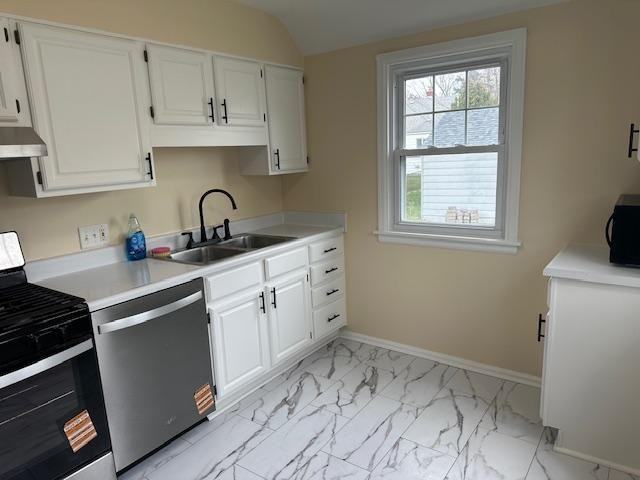 3042 Cragmoor Ave - Photo 4 of 22