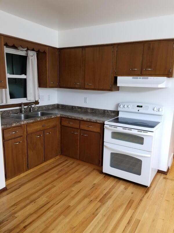 1099 1097/1 Laurel Ct - Photo 3 of 11