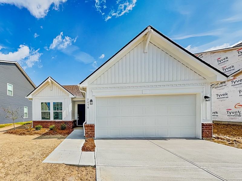 2056 White Oak Ln - Photo 2 of 17