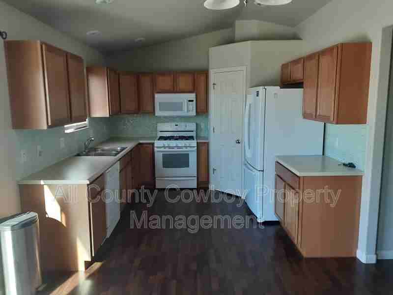 1912 River Creek Ct - Photo 2 of 11