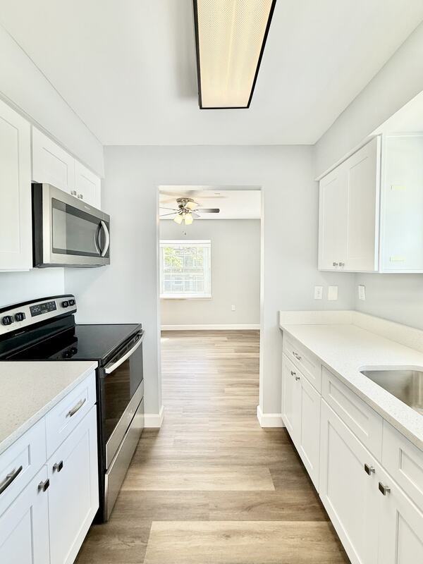 1712 Belleair Forest Dr - Photo 6 of 50