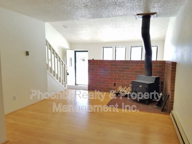 901 Sir Galahad Dr - Photo 3 of 14