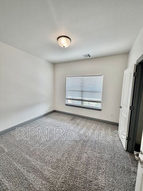 3613 Shutter Ridge Dr - Photo 7 of 35