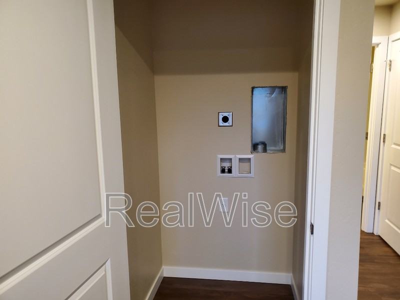 228 Cheryl Ln #17 - Photo 7 of 16