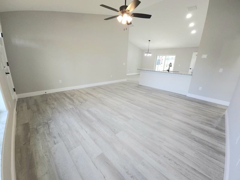 7233 N Racliff Ave - Photo 5 of 19