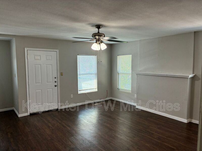 2735 Purington Avenue Fort Worth #202 - Photo 2 of 12