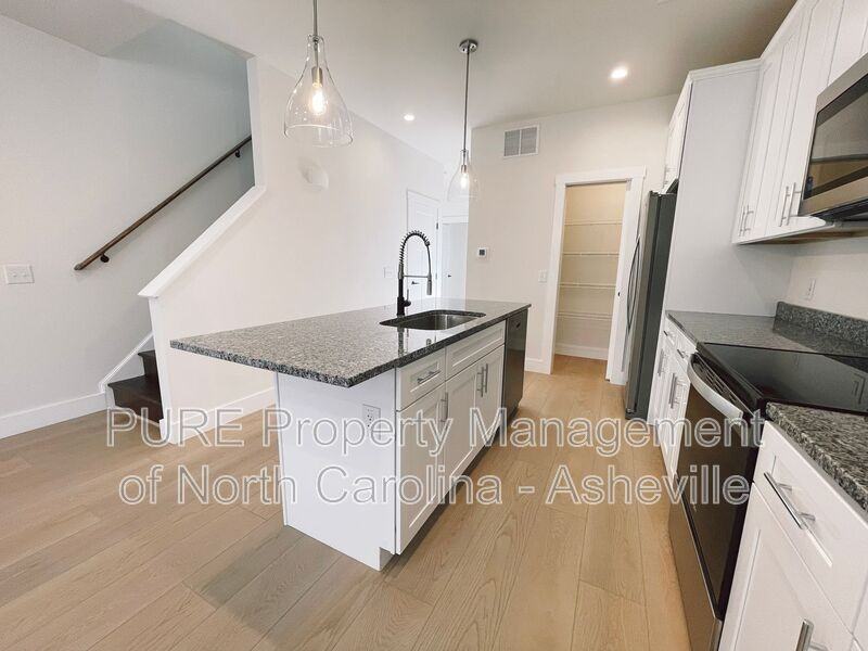 1187 Bleachery Blvd - Photo 5 of 22