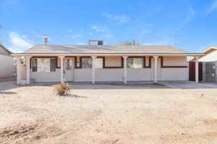 2221 E Beverly Ln - Photo 1 of 1