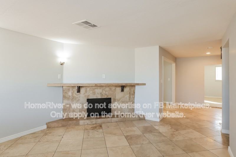 2221 E Beverly Ln - Photo 2 of 19