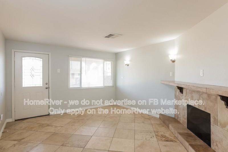 2221 E Beverly Ln - Photo 3 of 19