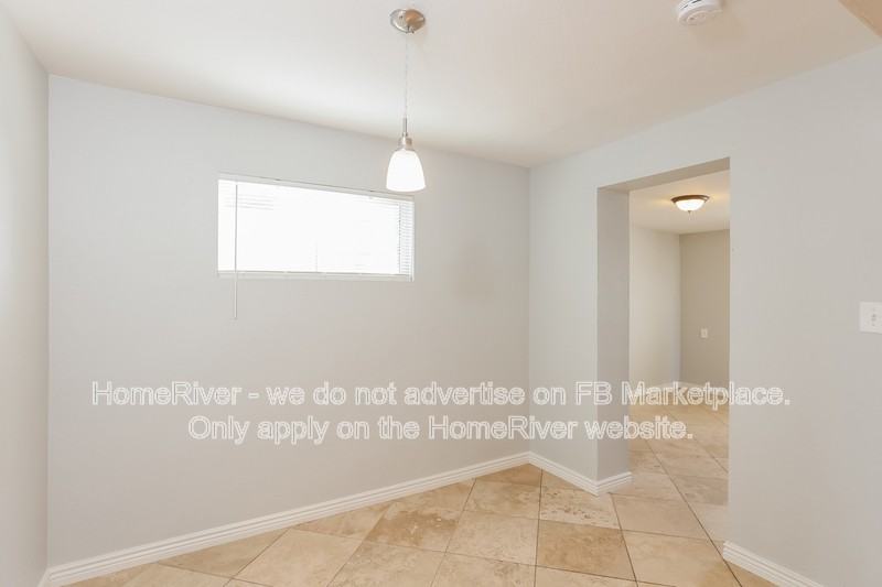 2221 E Beverly Ln - Photo 4 of 19