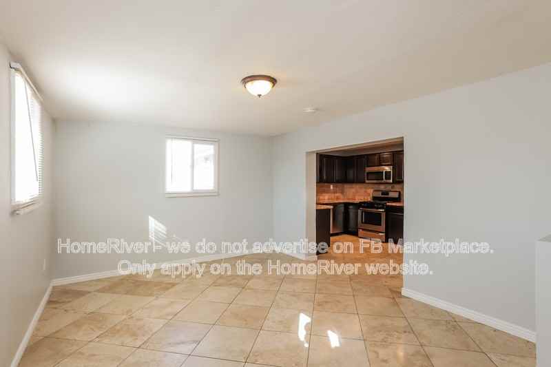 2221 E Beverly Ln - Photo 7 of 19