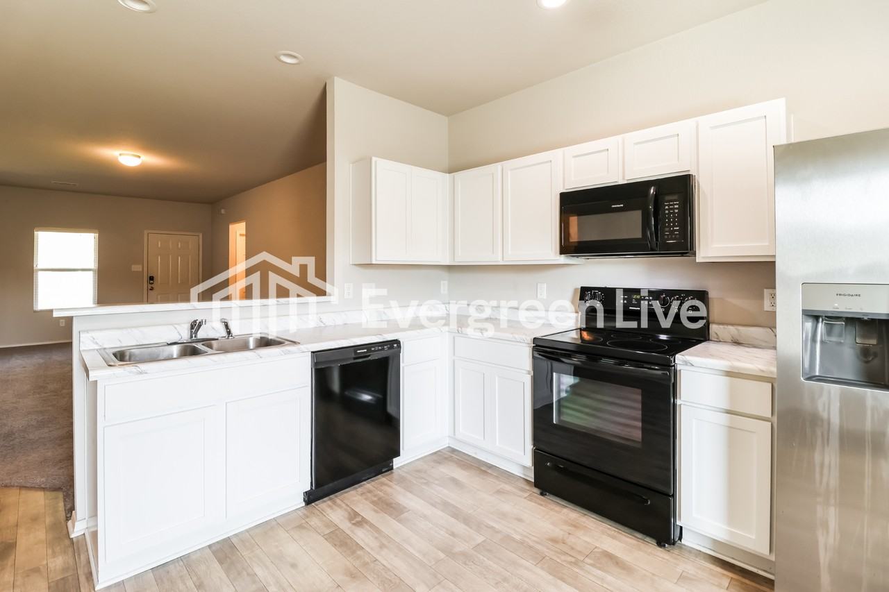 16 Erwin Dr - Photo 4 of 16