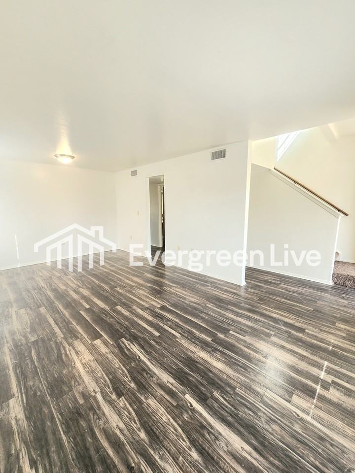 212 Buccaneer Loop - Photo 3 of 20