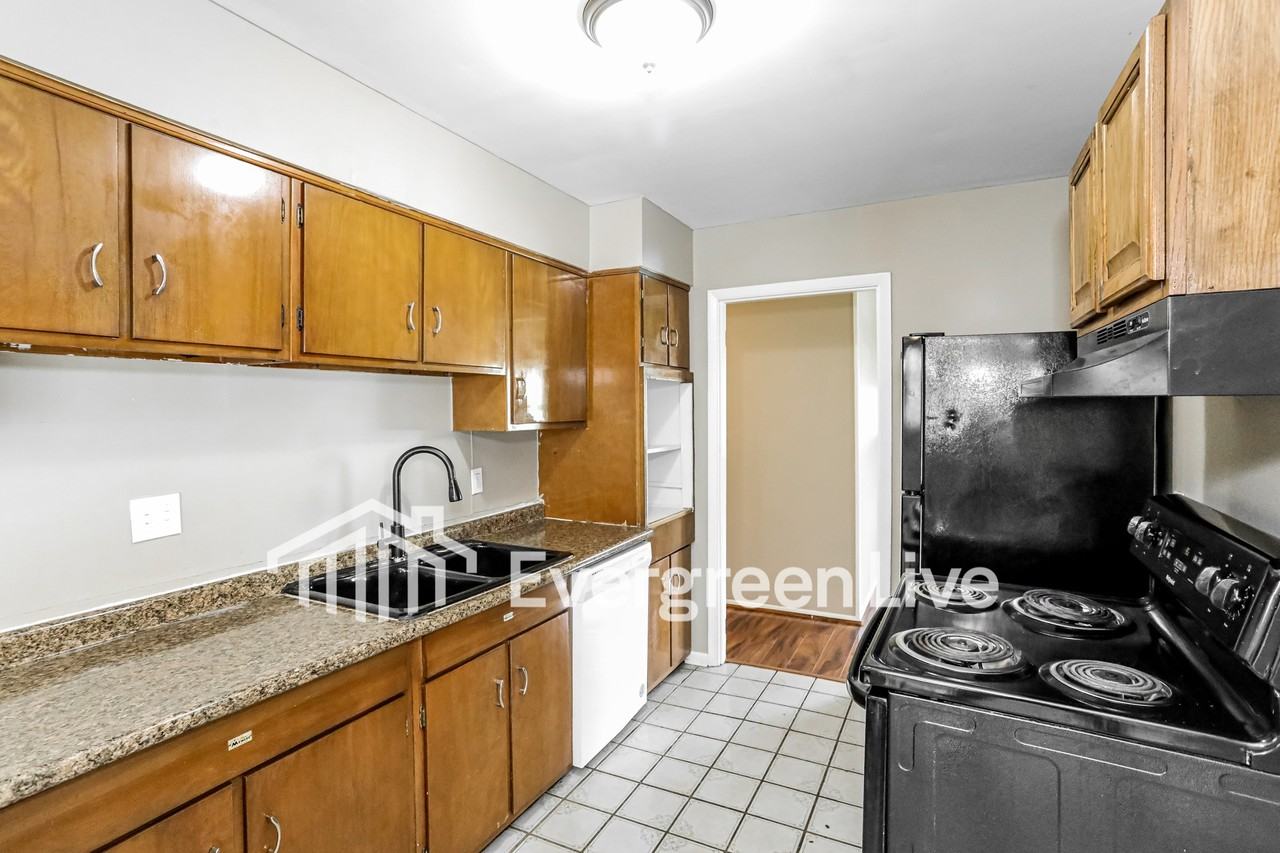 7873 Greenland Pl - Photo 5 of 15