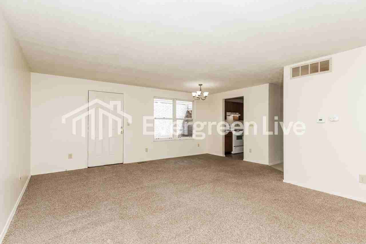 8655 Baton Rouge Dr - Photo 3 of 15