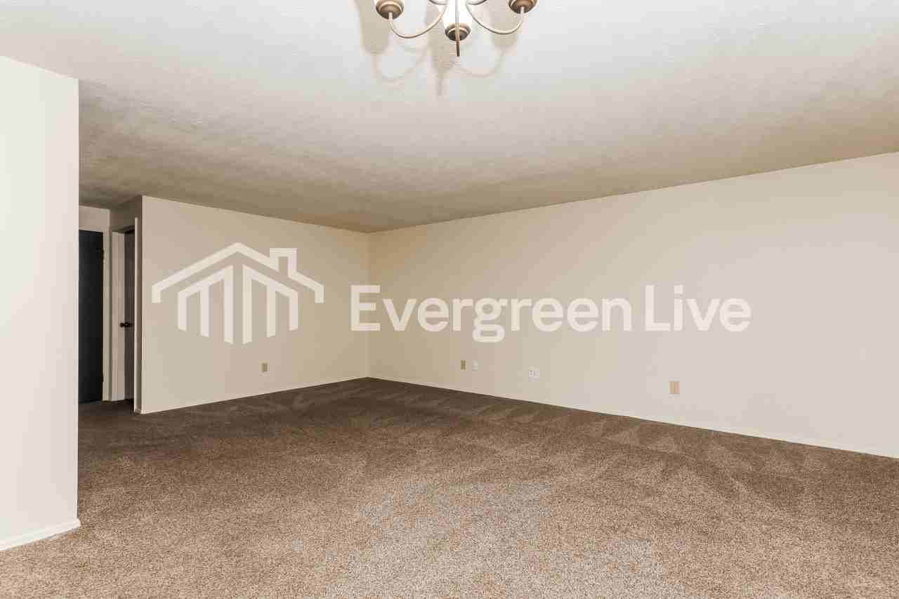 8655 Baton Rouge Dr - Photo 5 of 15