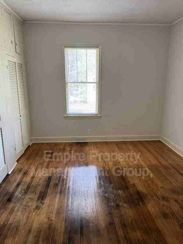 1313 Campbell St - Photo 7 of 14