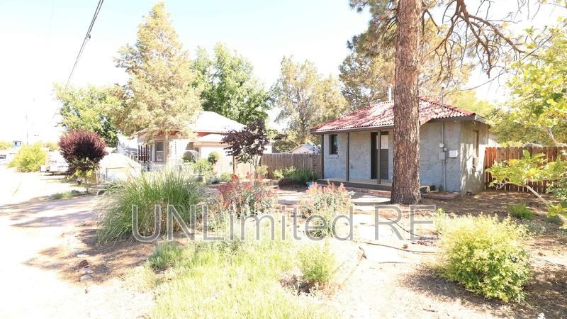 1717 Cottonwood Ave - Photo 3 of 20