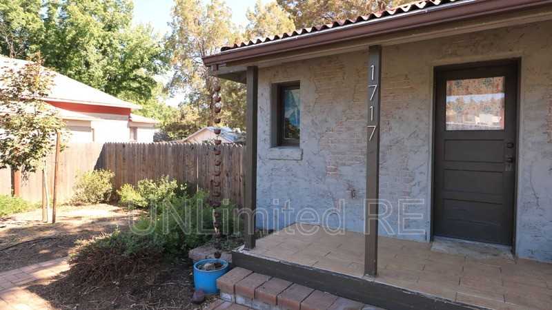 1717 Cottonwood Ave - Photo 4 of 20