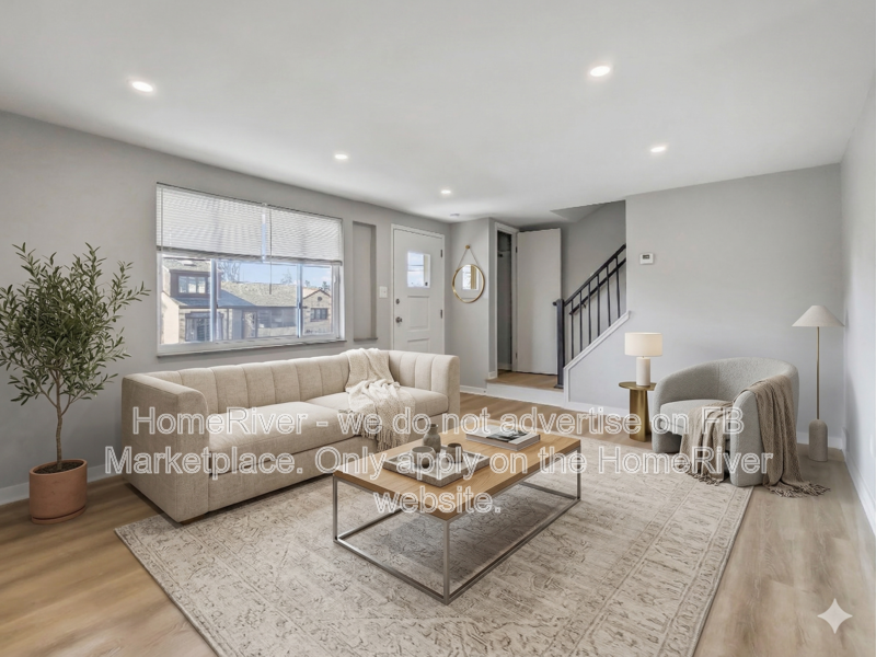 1318 Maryland Ave - Photo 4 of 25