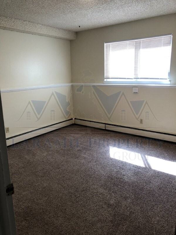 2310 E Garfield St #A15 - Photo 4 of 7