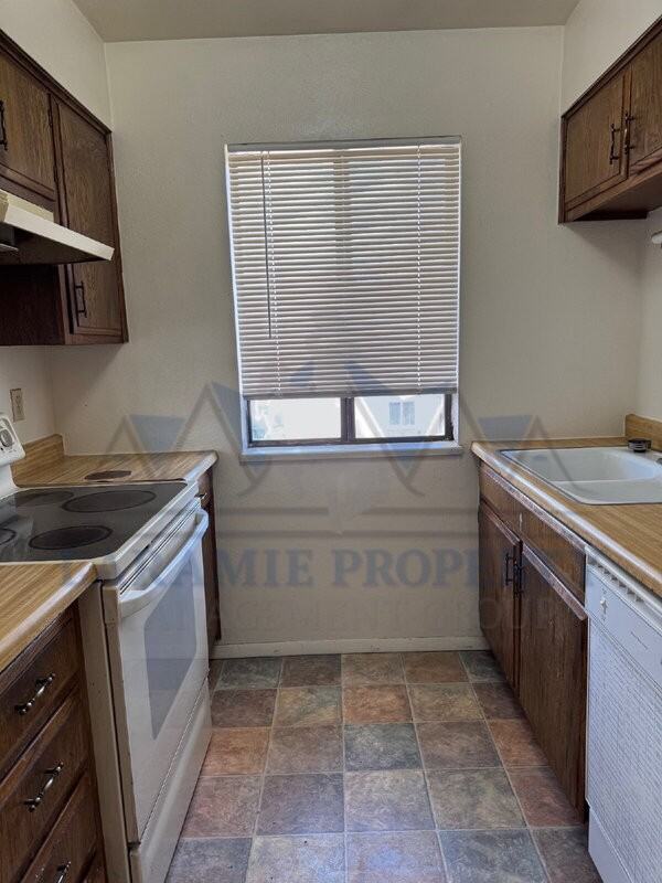 714 Downey St #21 - Photo 7 of 16