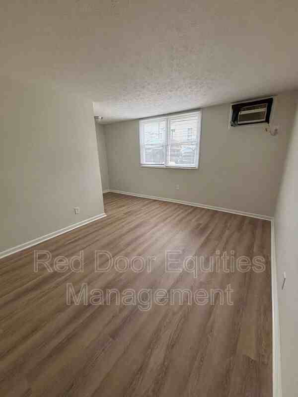 709 W 6th Ave - Photo 3 of 11