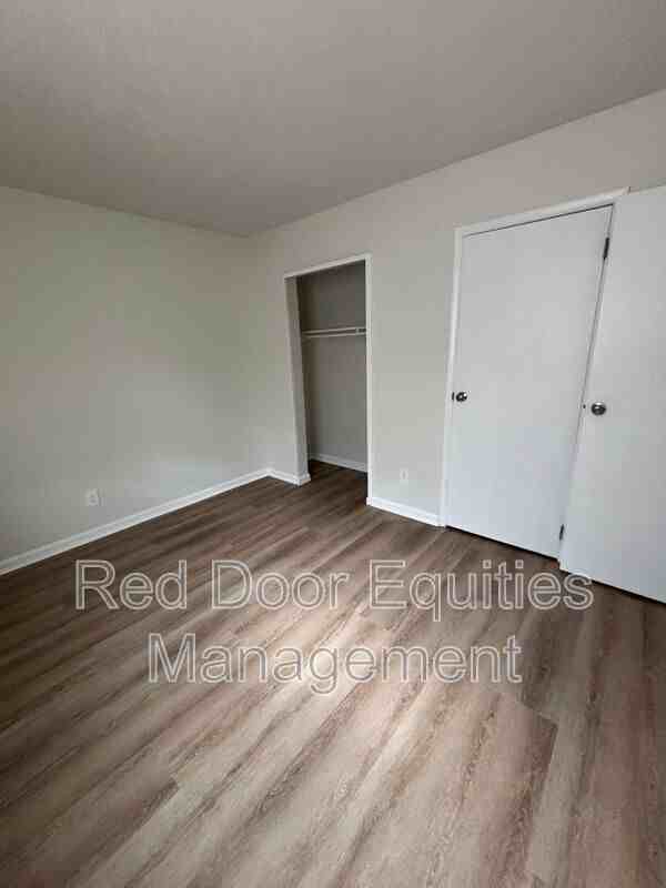 709 W 6th Ave - Photo 5 of 11