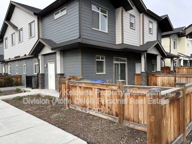 1001 Stockwell Ave #3 - Photo 2 of 21